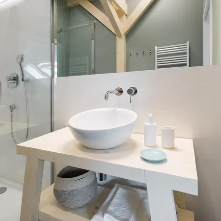 شقة Charming Designer Attic